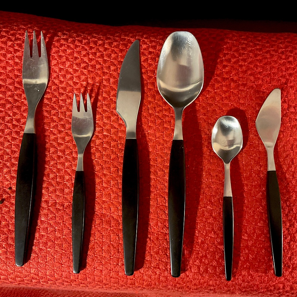 Collectible Mid-Century GENSE “Focus Deluxe” place setting, Sitting for 12